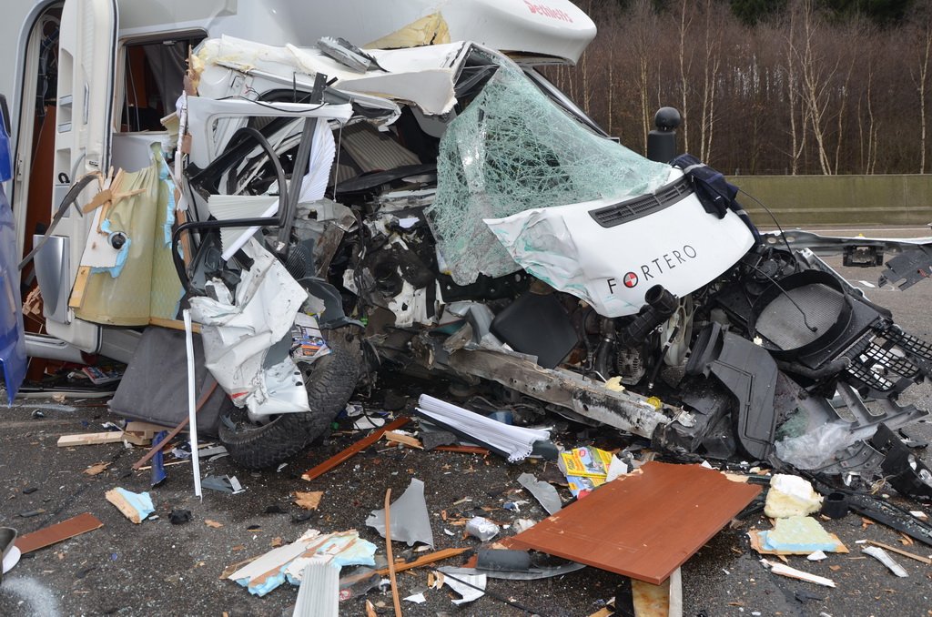 Schwerer VU A 1 Rich Saarbruecken kurz vor AK Leverkusen P137.JPG - Miklos Laubert